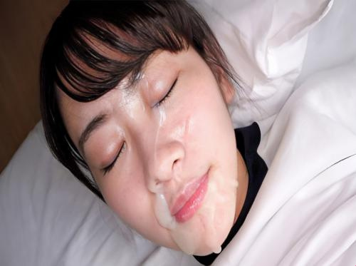 射液在一個好色女學生的臉上